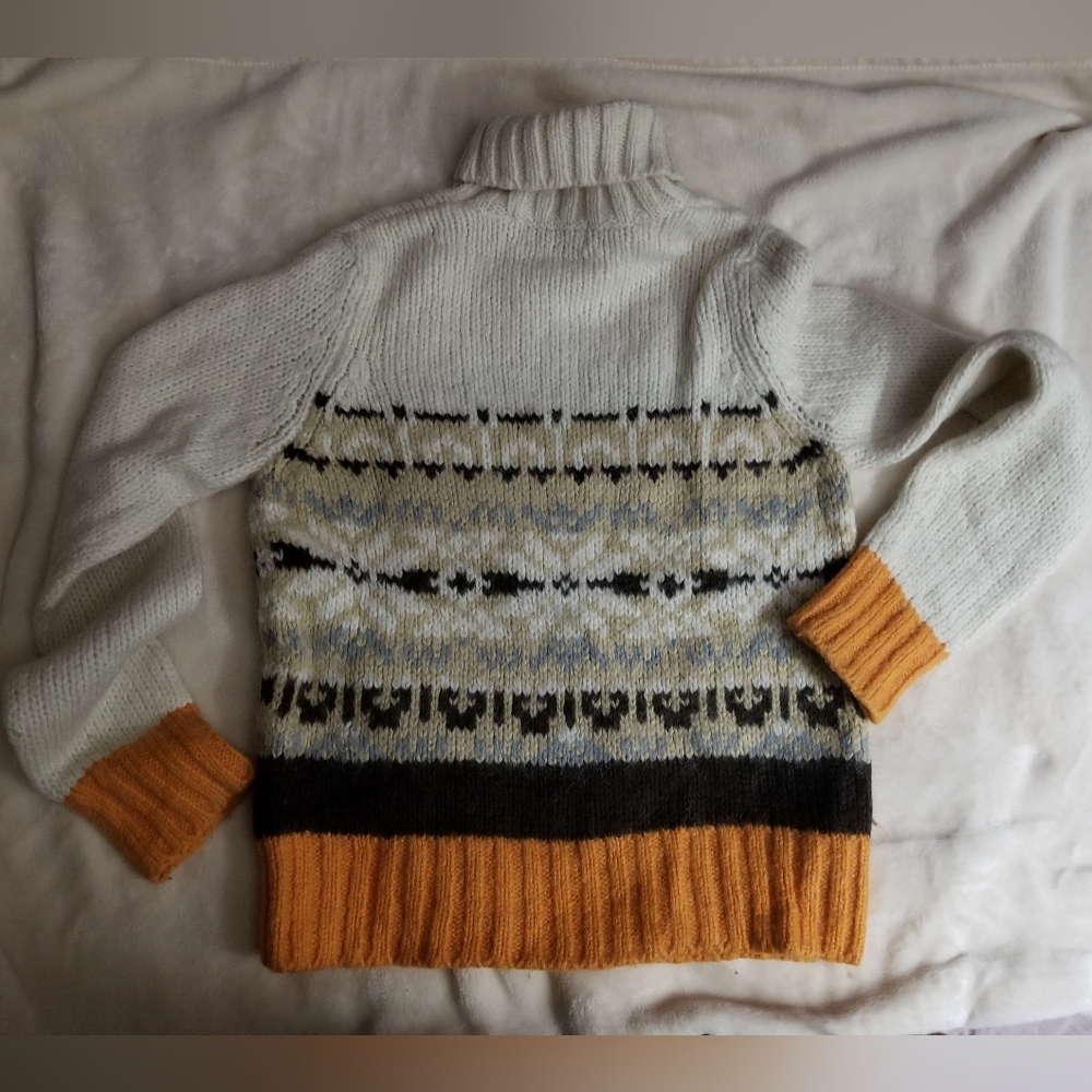 Sweater - Picture 4 of 4